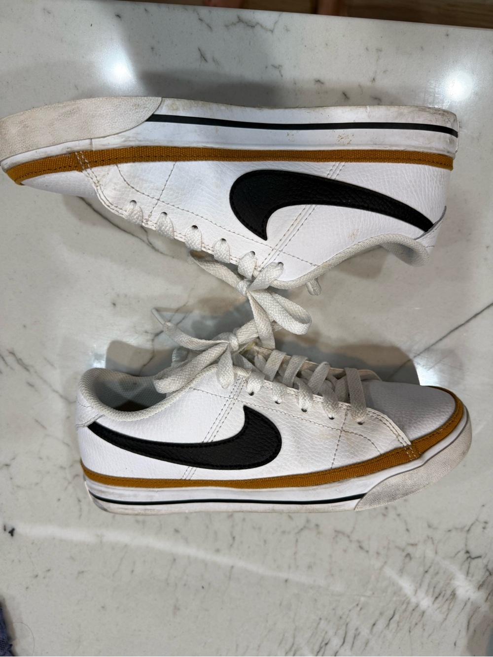 Nike Court Legacy